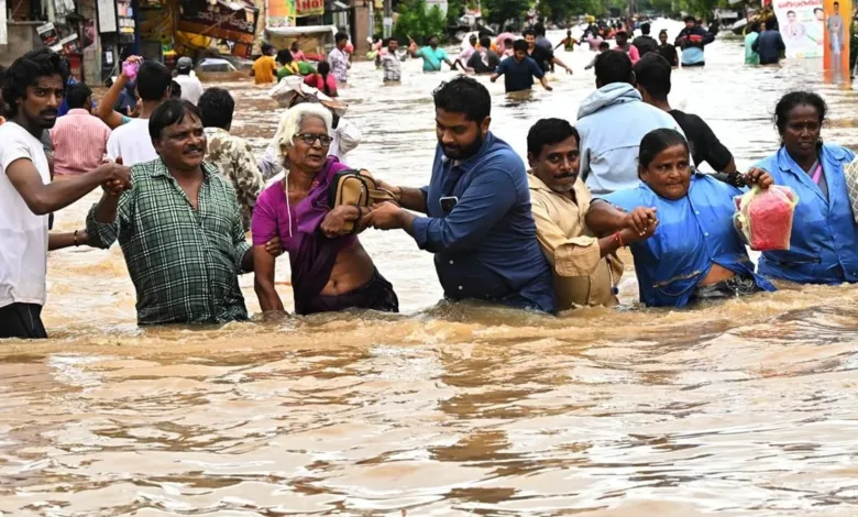 ആന്ധ്ര പ്രദേശിലും തെലങ്കാനയിലും പ്രളയം; മരണസംഖ്യ 31 ആയി