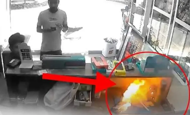 മൊബൈൽ ഫോൺ പൊട്ടിത്തെറിച്ചു