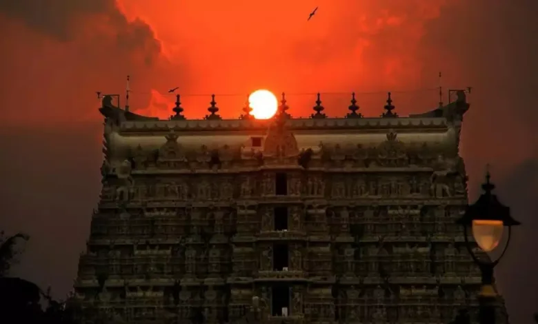ശ്രീപത്മനാഭ സ്വാമി ക്ഷേത്രത്തില് മോഷണം; ഓസ്ട്രേലിയന് പൗരത്വമുള്ള ഡോക്ടര് ഉള്പ്പെടെ മൂന്നു പേര് പിടിയില്
